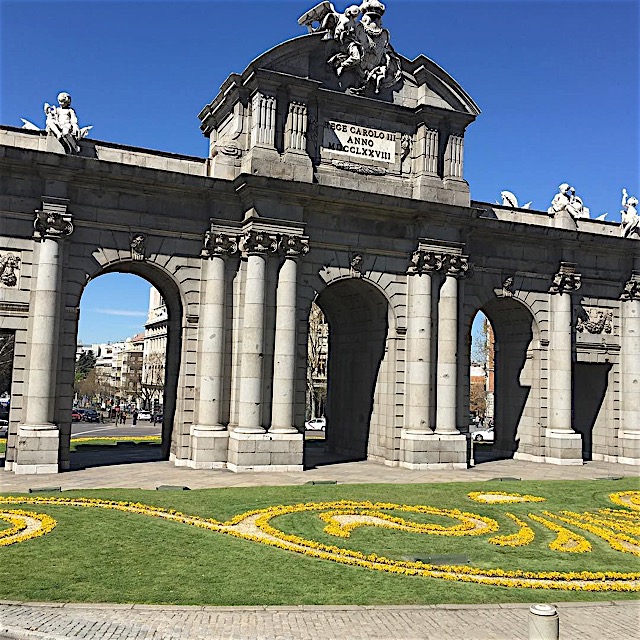 Gates of beauty in architecture